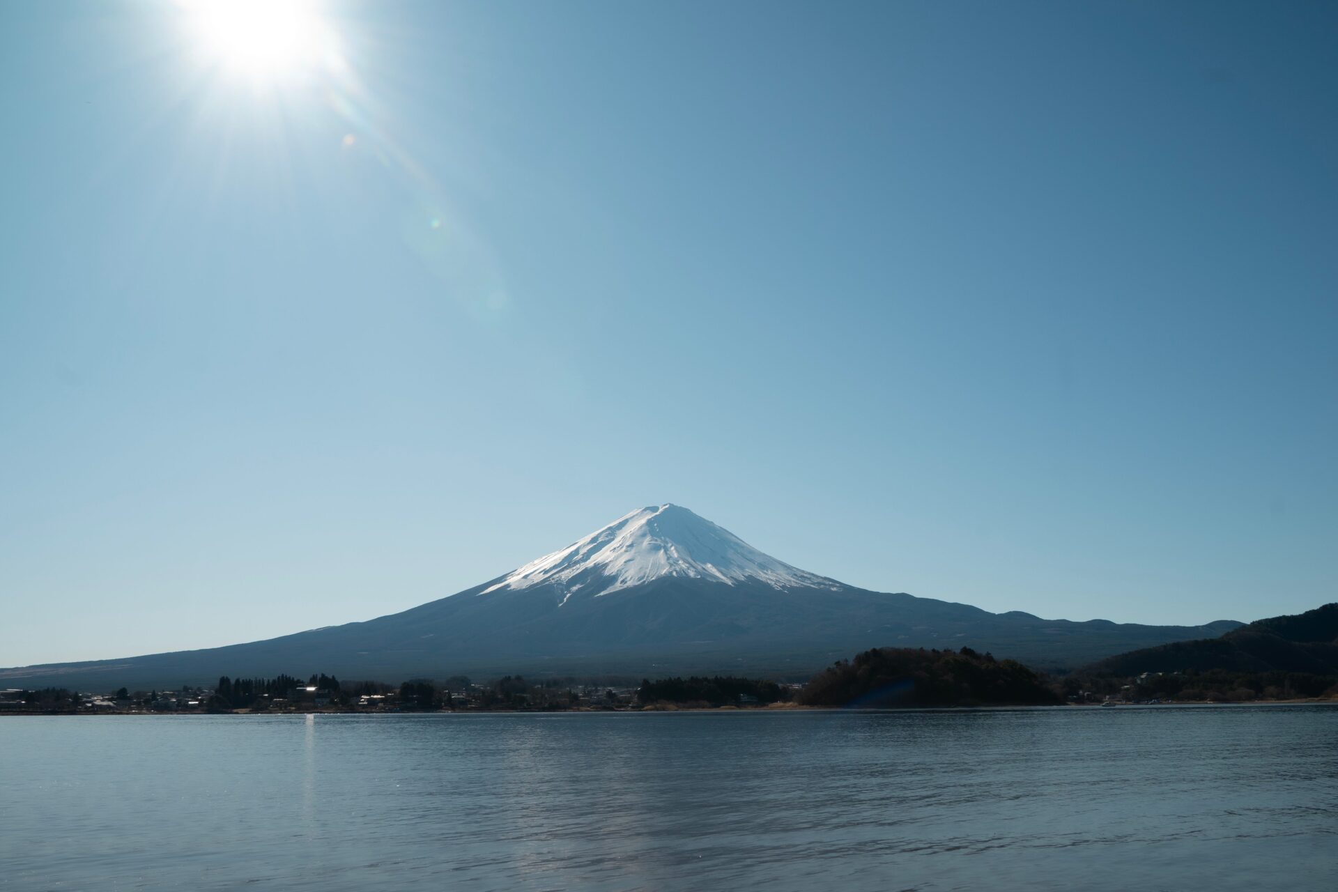 宮崎 冬 寒い 晴天率の高い澄んだ冬の空のイメージ